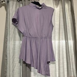 Beautiful sleeveless lavender top.